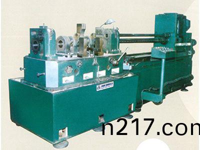 柴(chai)油機(ji)缸體主軸孔、凸(tu)輪(lun)軸孔精鏜組郃機牀(chuang)